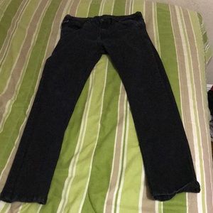 Black Steve’s jeans